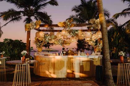 Bar and Floral detail — wedding decor — Planet Hollywood